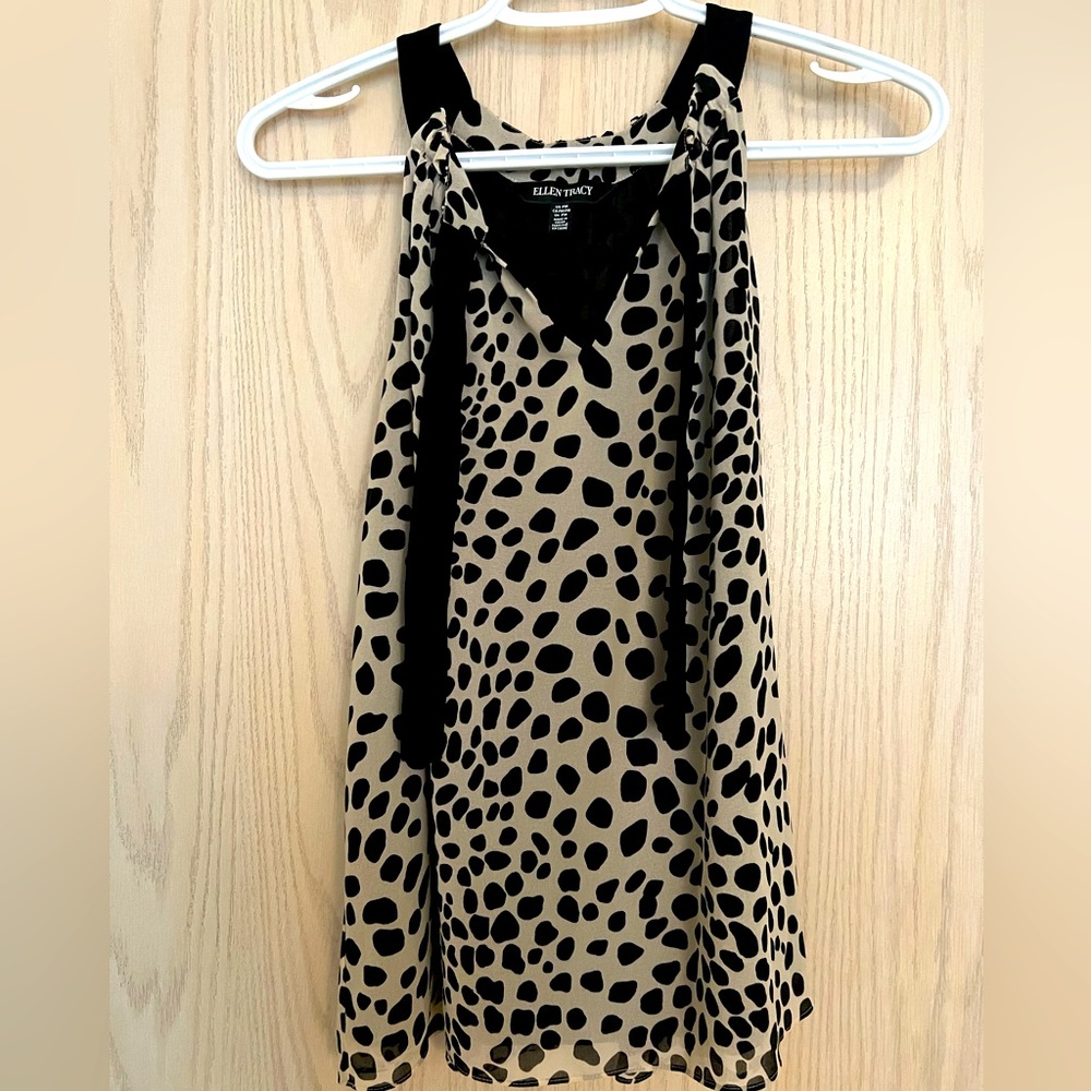 ELLEN TRACY sleeveless gorgeous blouse , almost new condition size PM